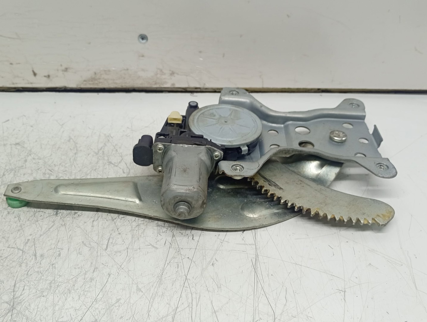 Macara geam stanga spate Suzuki SX4 1 (2006 - 2014)