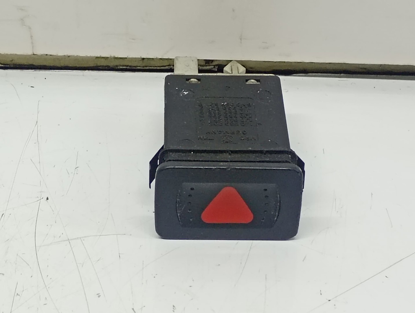 Buton avarii Volkswagen Golf 4 (1997 - 2006)