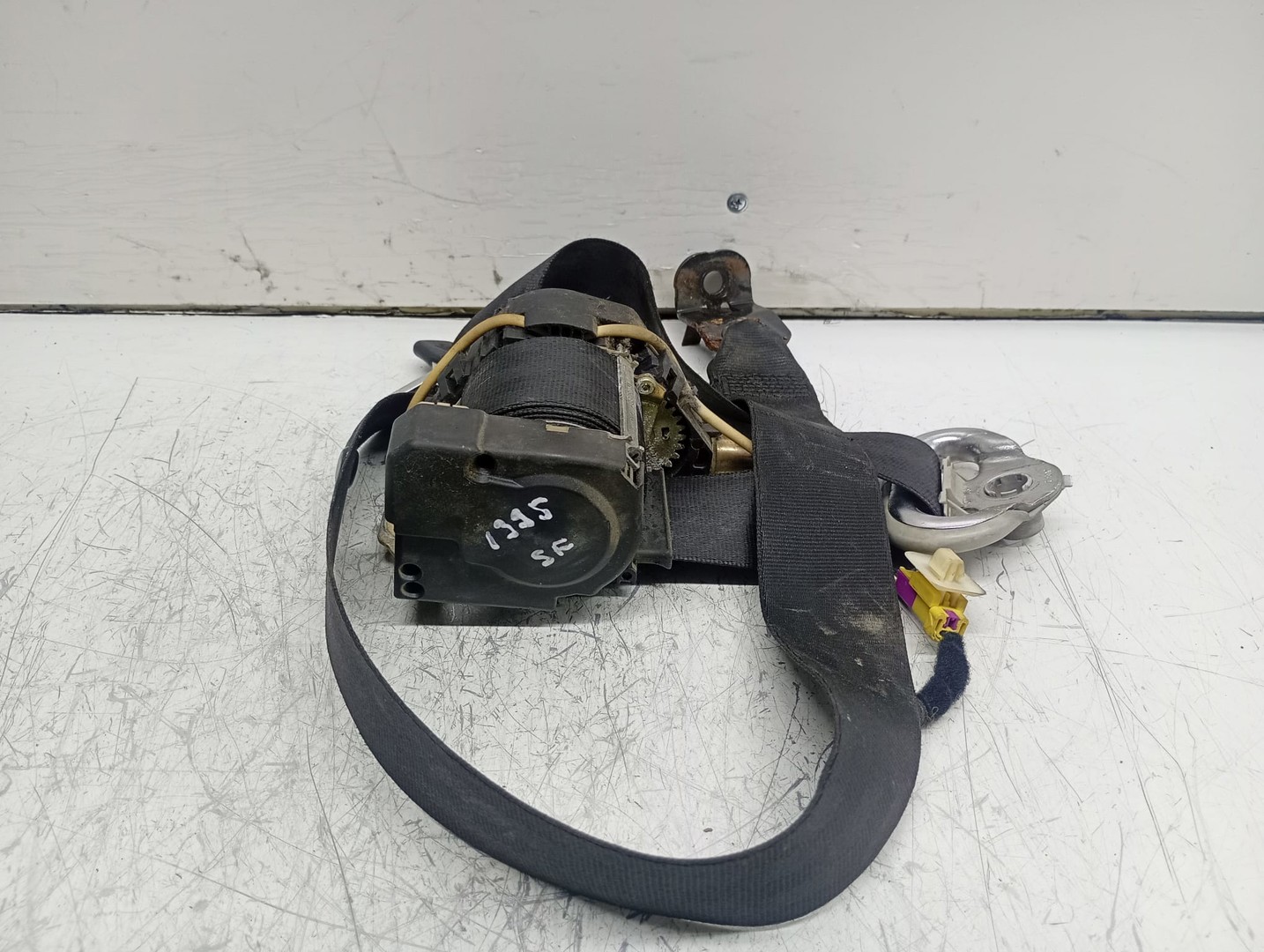 Centura siguranta stanga fata Volkswagen Golf 4 (1997 - 2006)