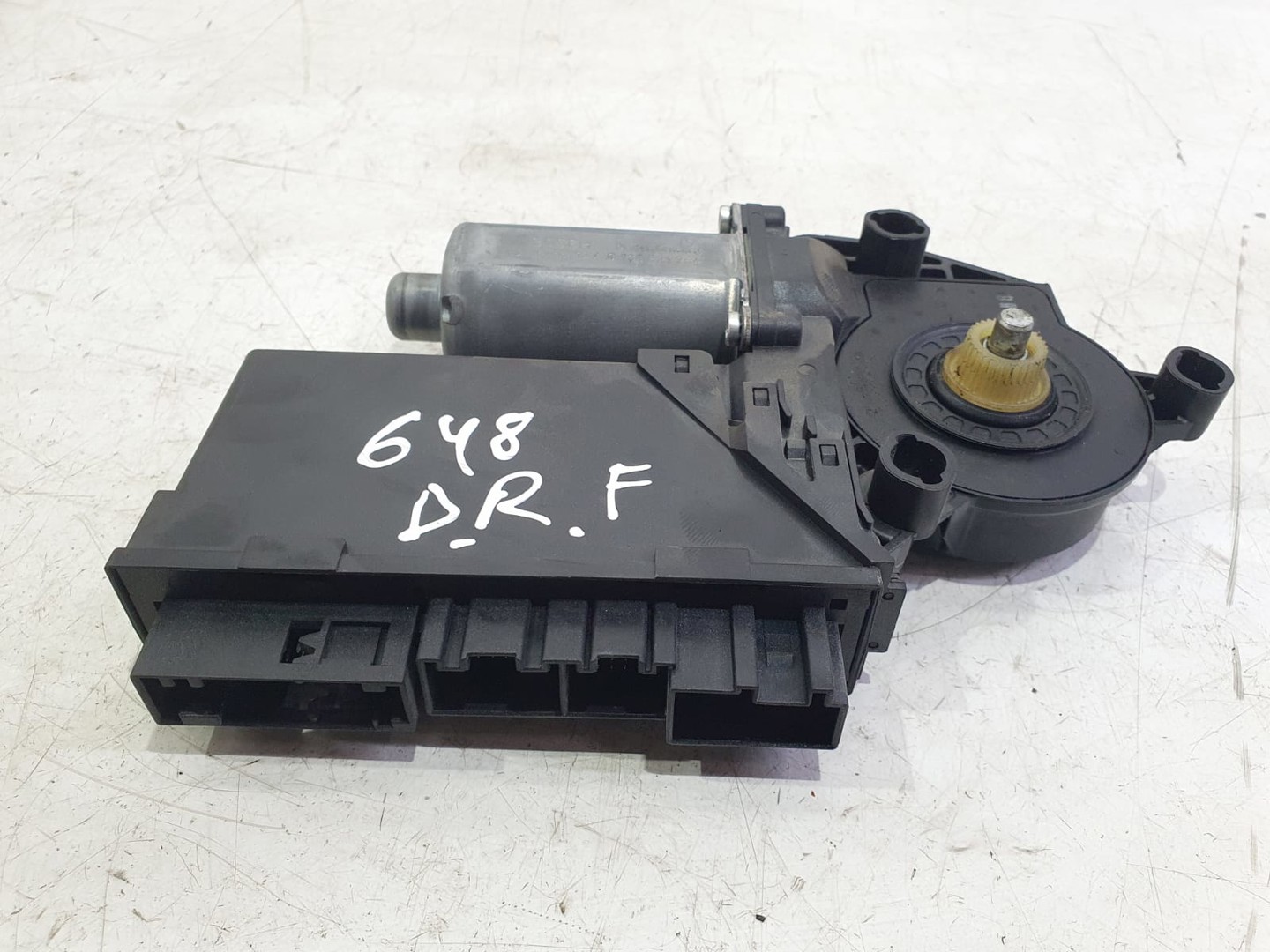 Motoras geam dreapta fata 8e1959802h Audi A4 B7 (2004 - 2008)