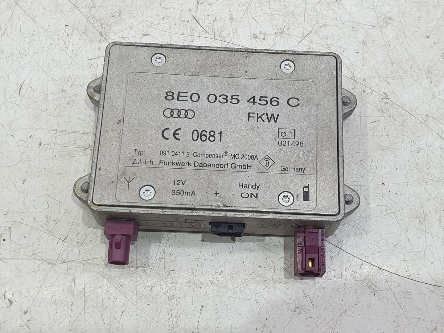 Amplificator antena 8e0035456 Audi A4 B7 (2004 - 2008)