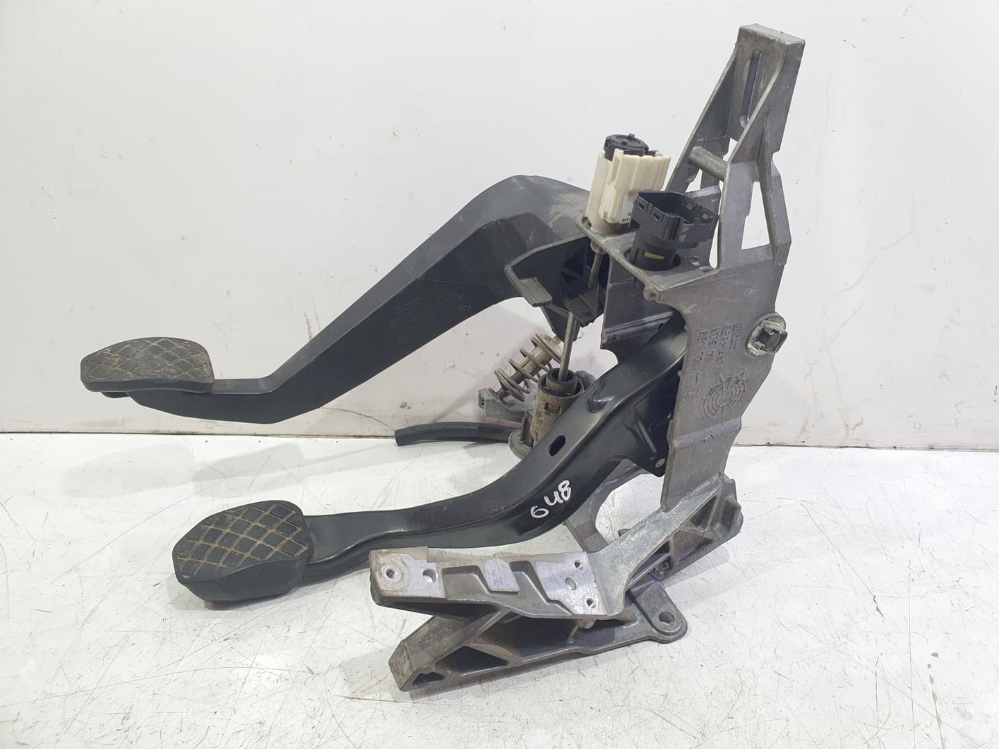 Pod pedalier 8e1721117d 8e1721140 Audi A4 B7 (2004 - 2008)