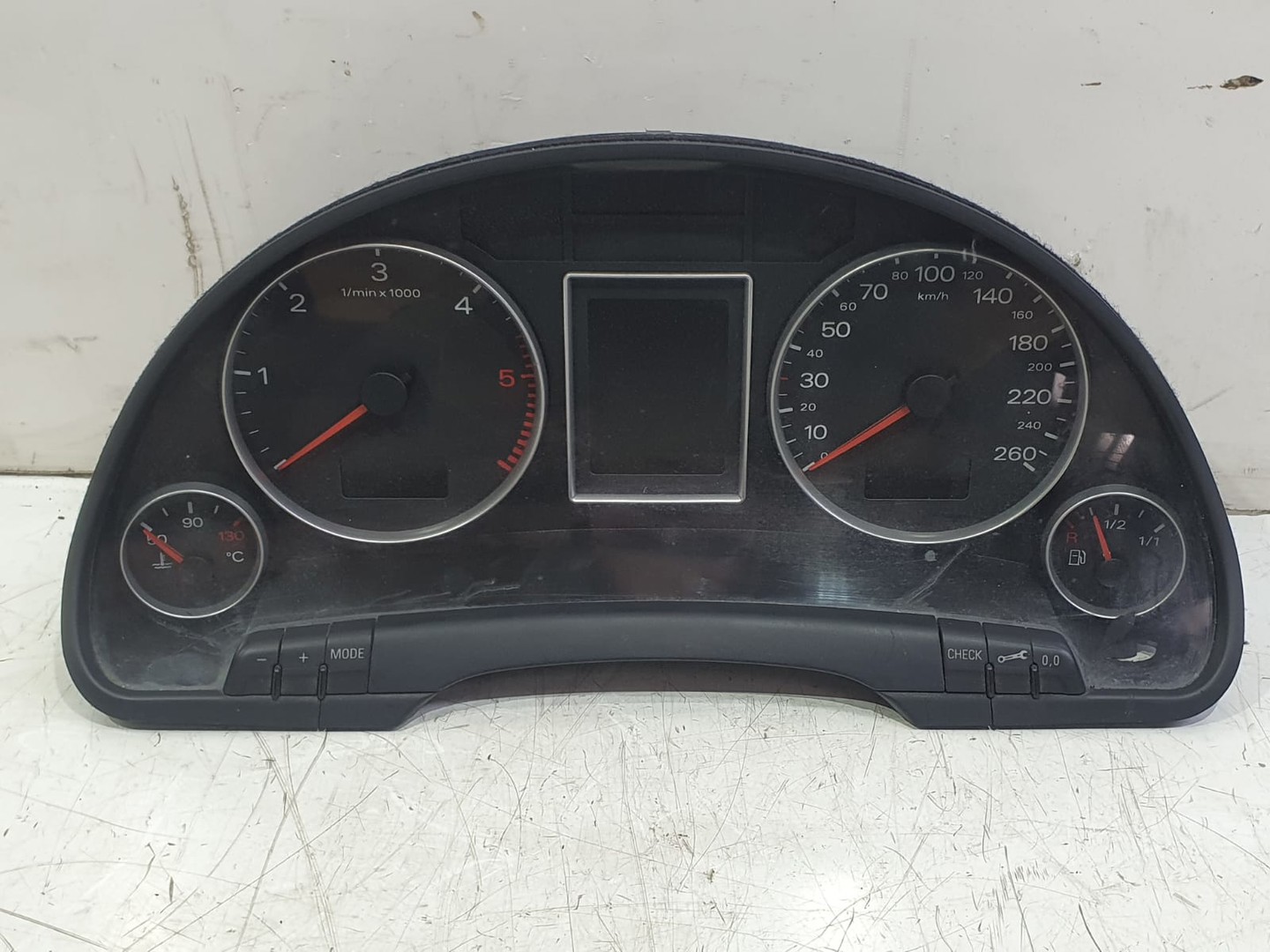 Ceasuri de bord 8e0920932k Audi A4 B7 (2004 - 2008)