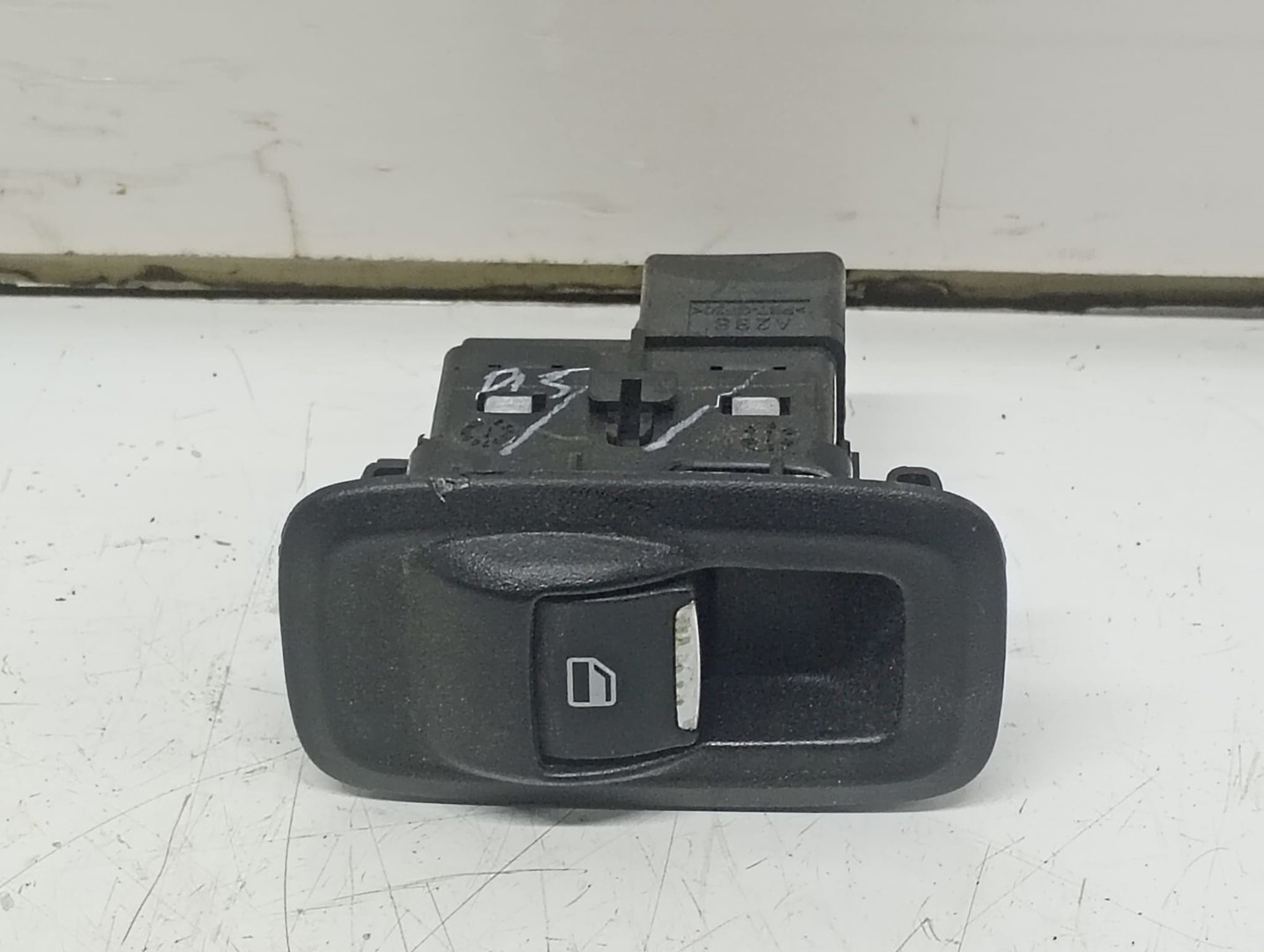 Buton geam GN15-14A122-baw Ford EcoSport 2 (2013 - 2019)