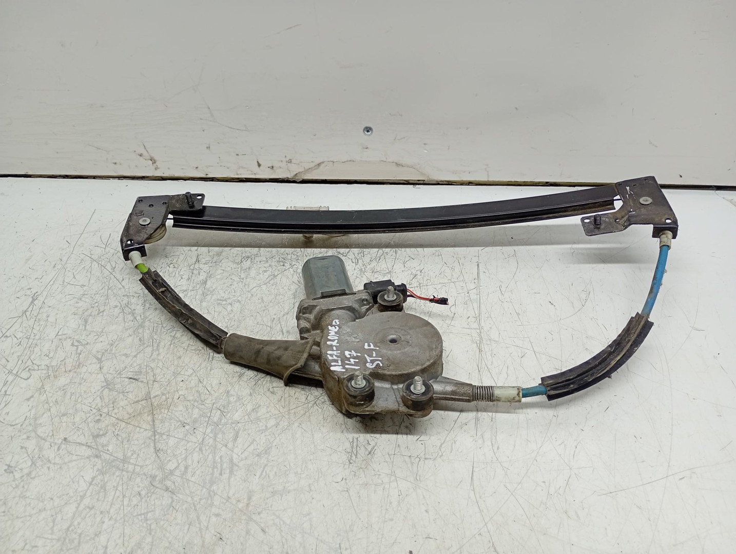 Macara geam stanga fata Alfa Romeo 147 1 (2000 - 2004)