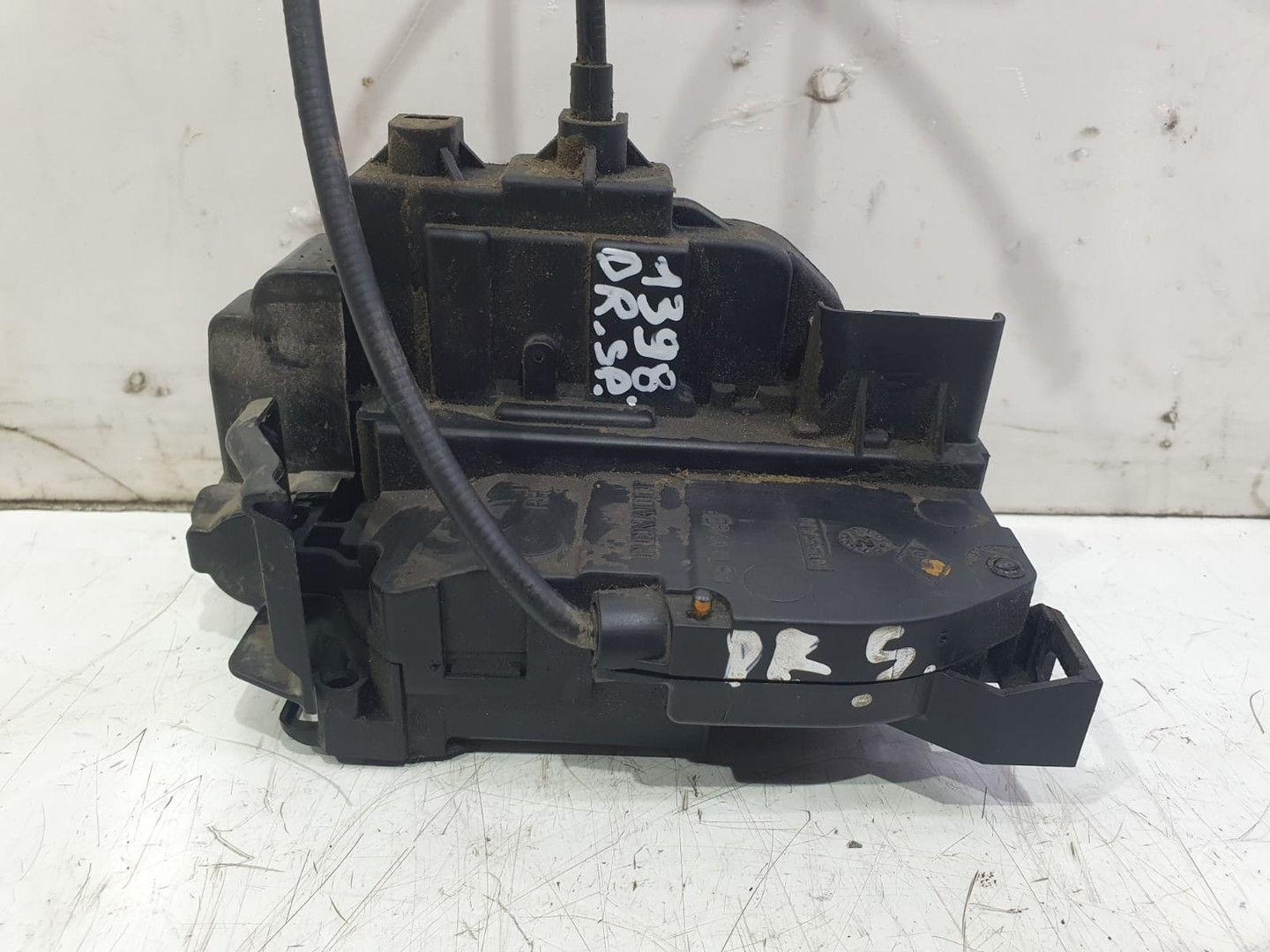 Broasca dreapta fata 825028873r Renault Megane 3 (2008 - 2014)