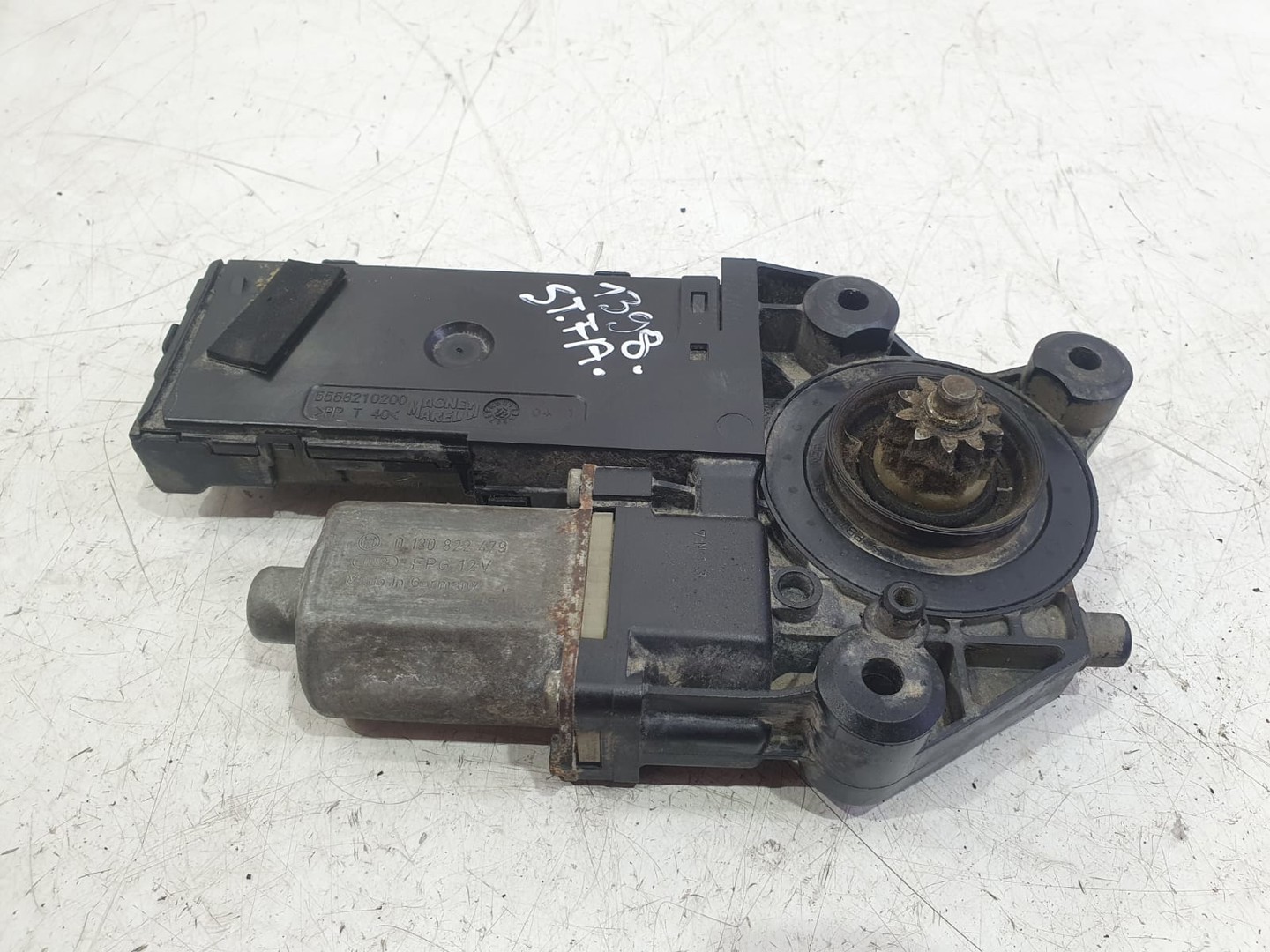 Motoras geam stanga fata 0130822479 Renault Megane 3 (2008 - 2014)