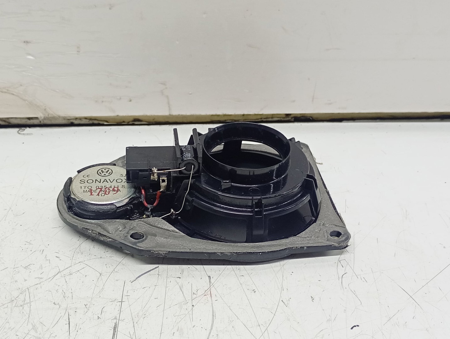 Motoras geam stanga fata 1T0959701M Volkswagen Touran 1 (facelift) (2006 - 2010)