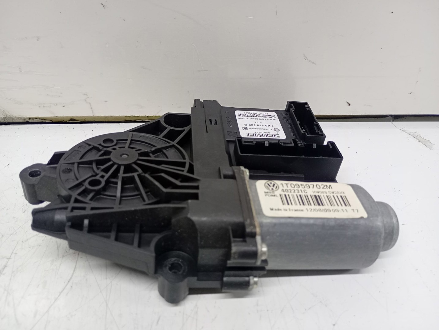 Motoras geam dreapta fata 1T0959702M Volkswagen Touran 1 (facelift) (2006 - 2010)