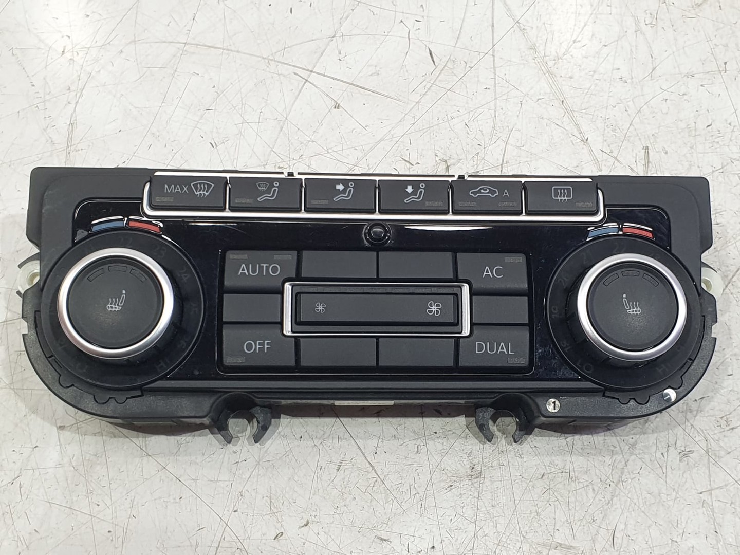 Panou clima ac 5k0907044bd Volkswagen Golf 6 (2008 - 2015)