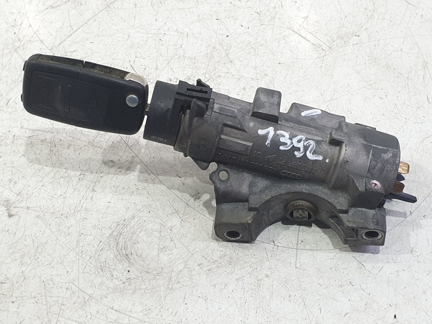 Contact cu cheie 4b0905851b Volkswagen Golf 4 (1997 - 2006)