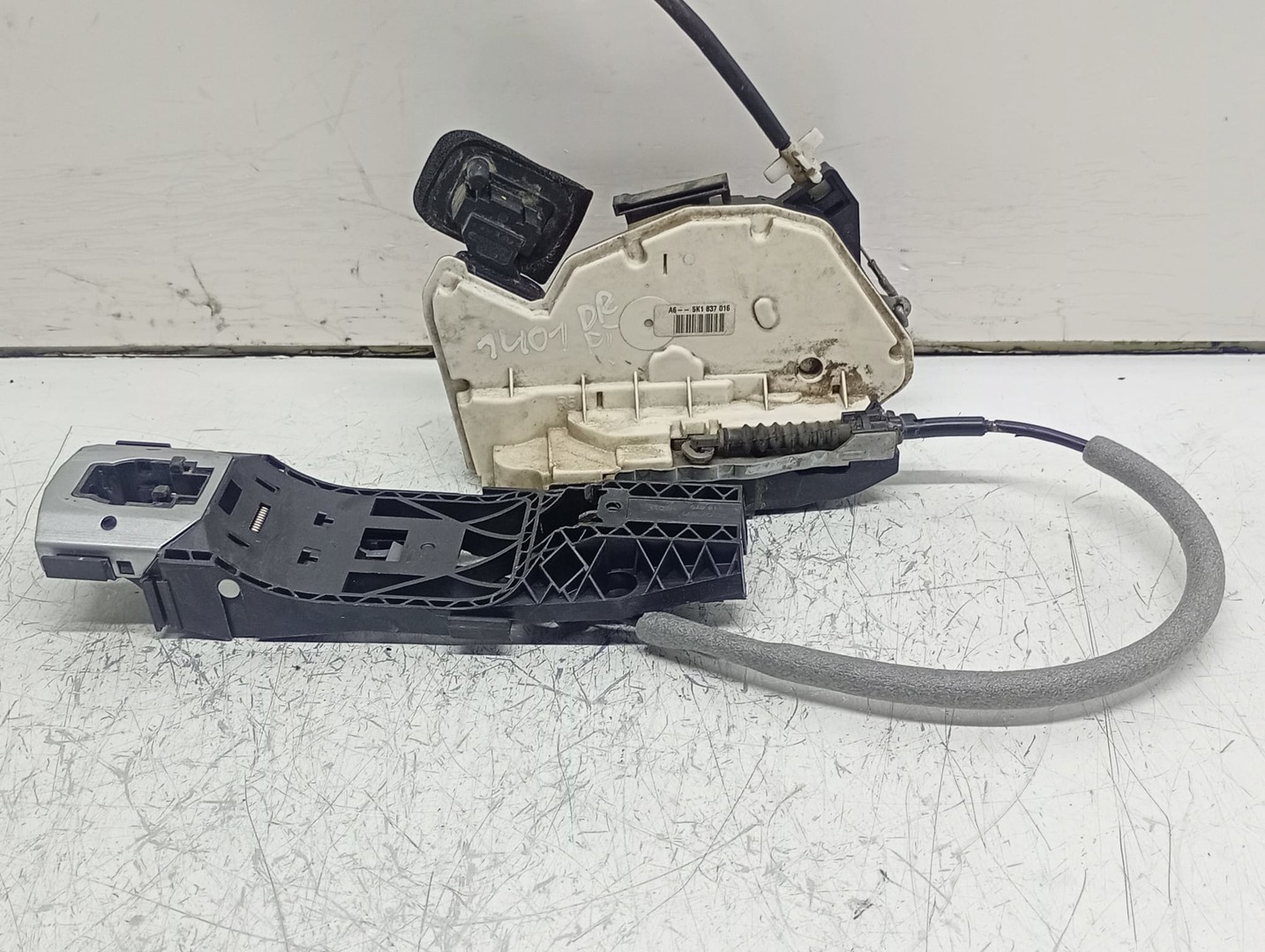 Broasca dreapta fata 5K1837016 Volkswagen Golf 6 (2008 - 2015)