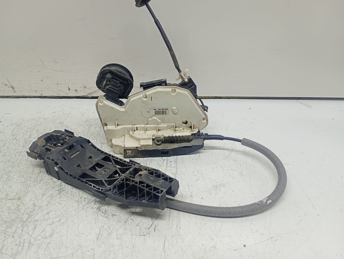 Broasca dreapta spate 5K4839016B Volkswagen Golf 6 (2008 - 2015)