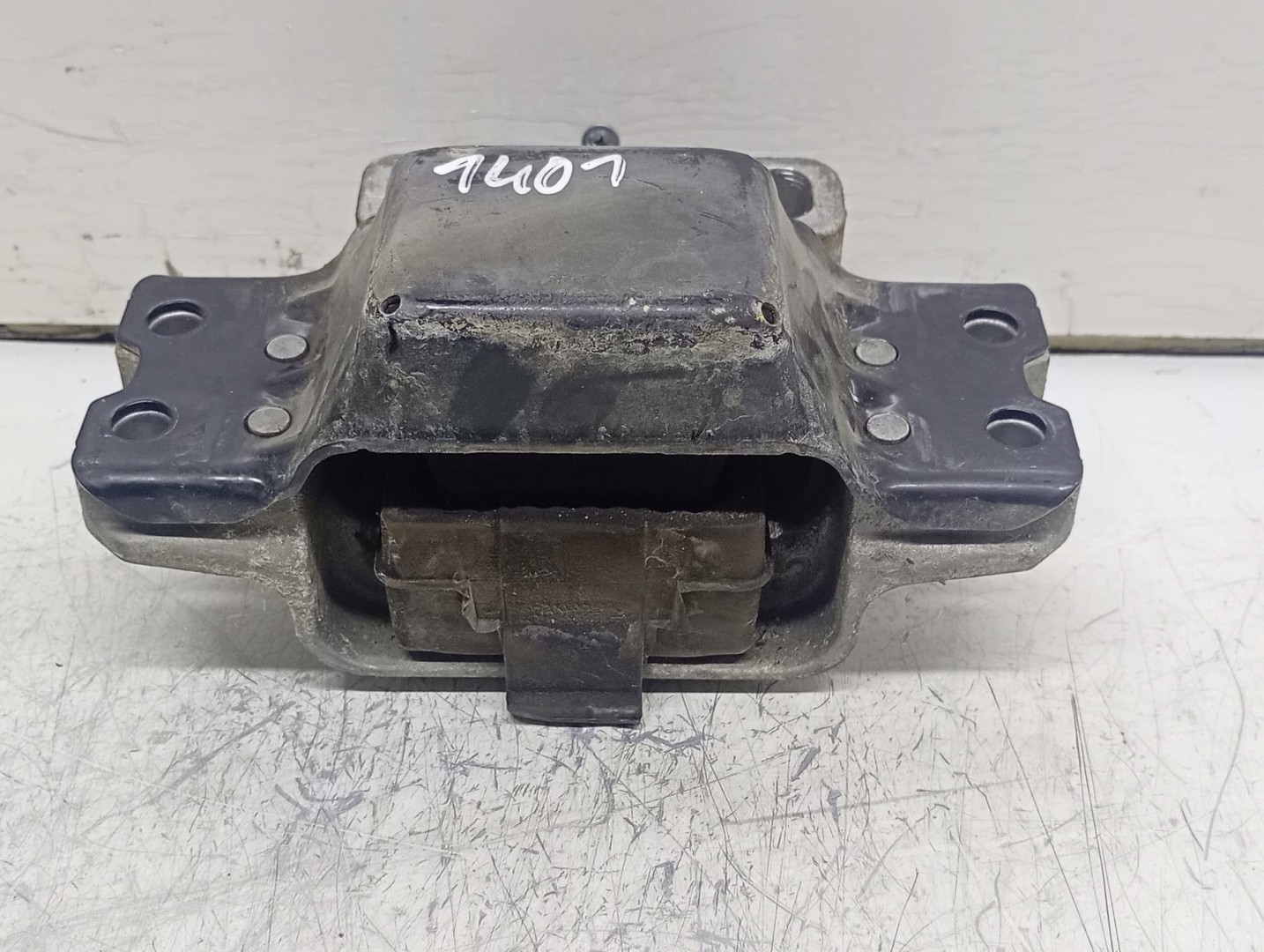 Suport motor 1k0199555 Volkswagen Golf 6 (2008 - 2015)