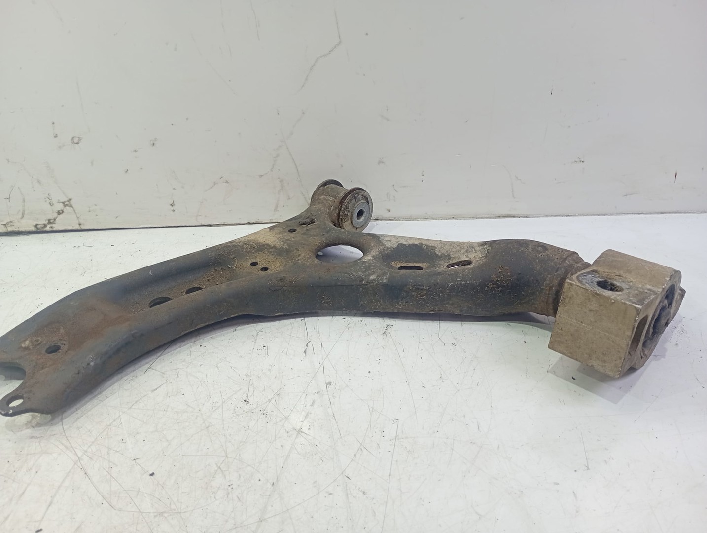 Brat suspensie fata Volkswagen Golf 6 (2008 - 2015)