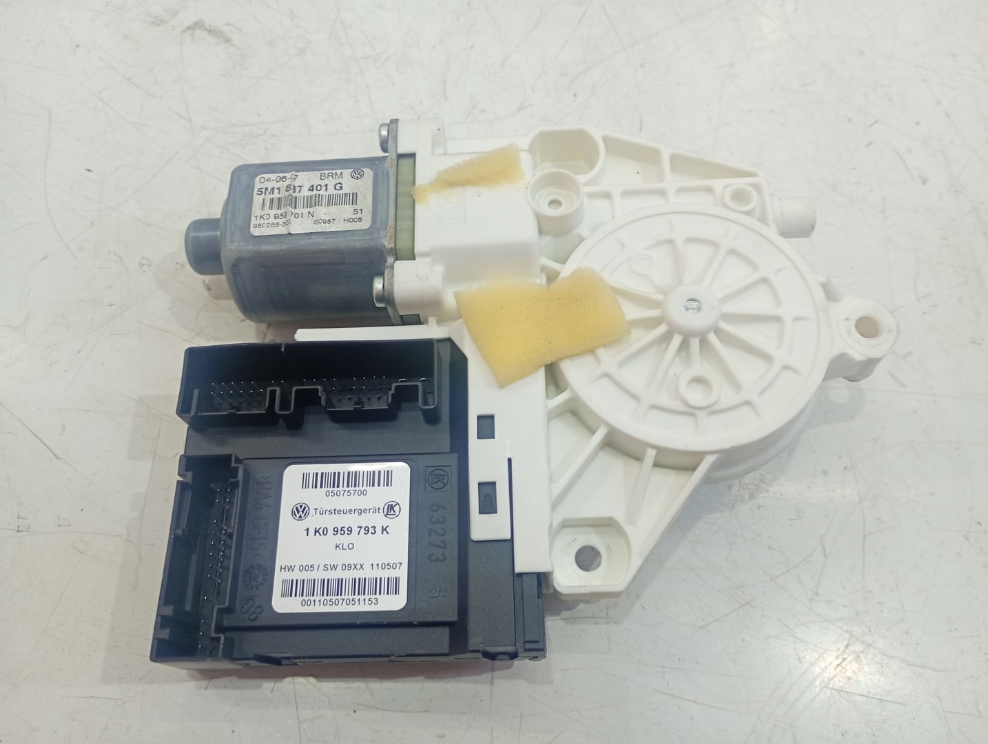 Motoras geam stanga fata 5m1837401g Volkswagen Golf Plus 1 (2004 - 2009)