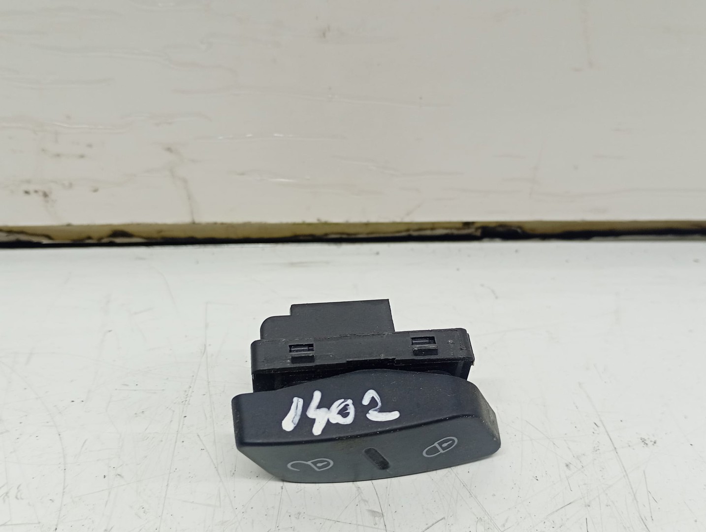 Buton inchidere centralizata 1K0962125B Volkswagen Passat CC 1 (2008 - 2012)