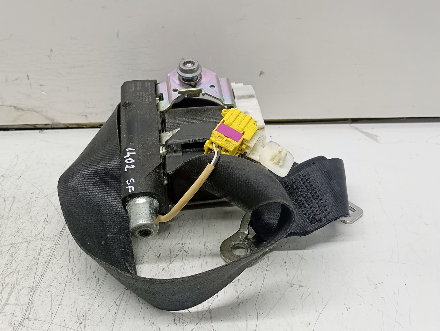 Centura siguranta stanga fata 3C1857705P Volkswagen Passat CC 1 (2008 - 2012)