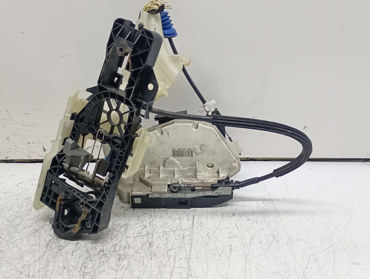 Broasca dreapta spate 5N0839016D Volkswagen Passat CC 1 (2008 - 2012)