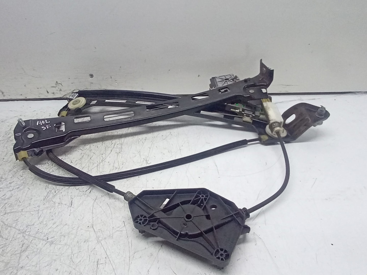 Macara geam stanga fata 3C8837461J Volkswagen Passat CC 1 (2008 - 2012)