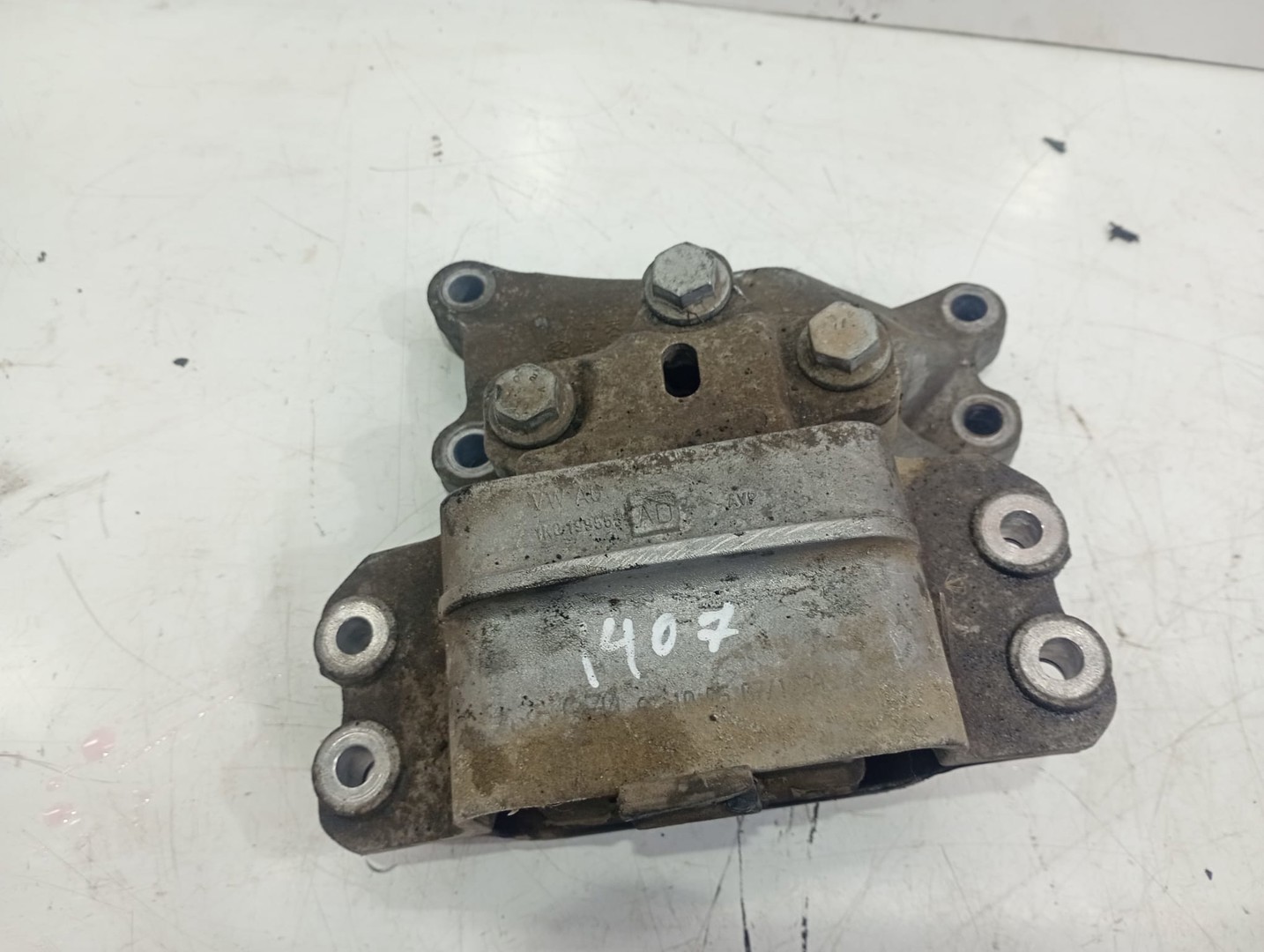 Suport cutie viteze 1k0199555 Volkswagen Golf Plus 1 (2004 - 2009)