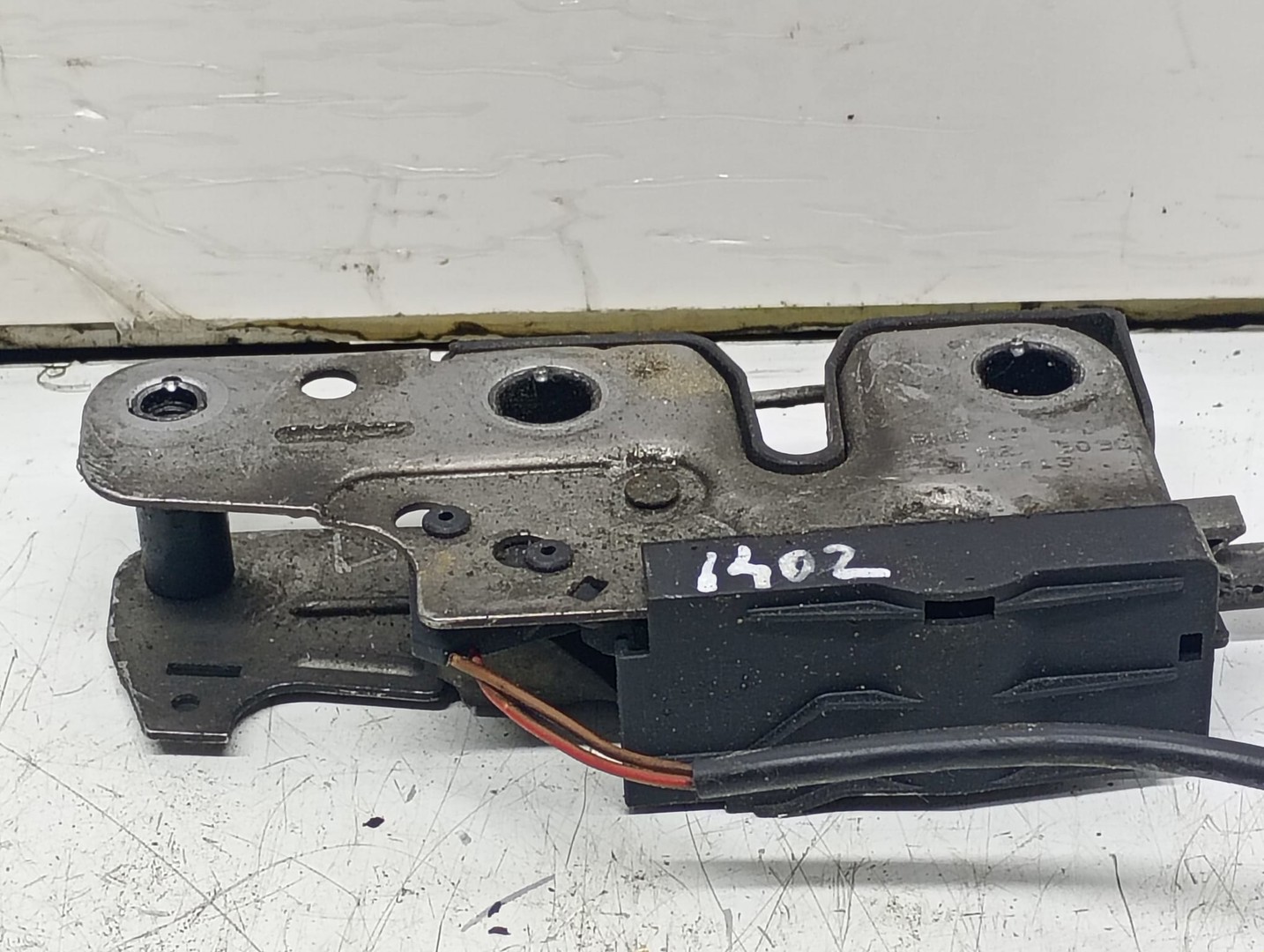 Broasca capota 3C1823503G Volkswagen Passat CC 1 (2008 - 2012)