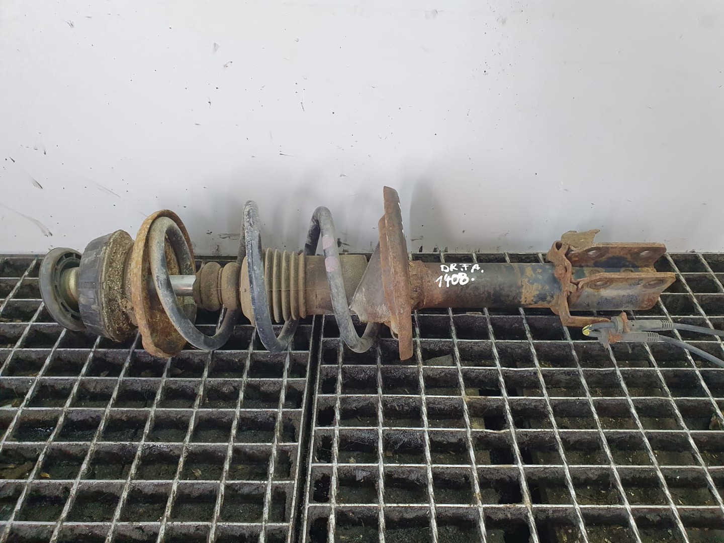 Amortizor fata 543022905r Dacia Sandero 2 (2013 - 2016)