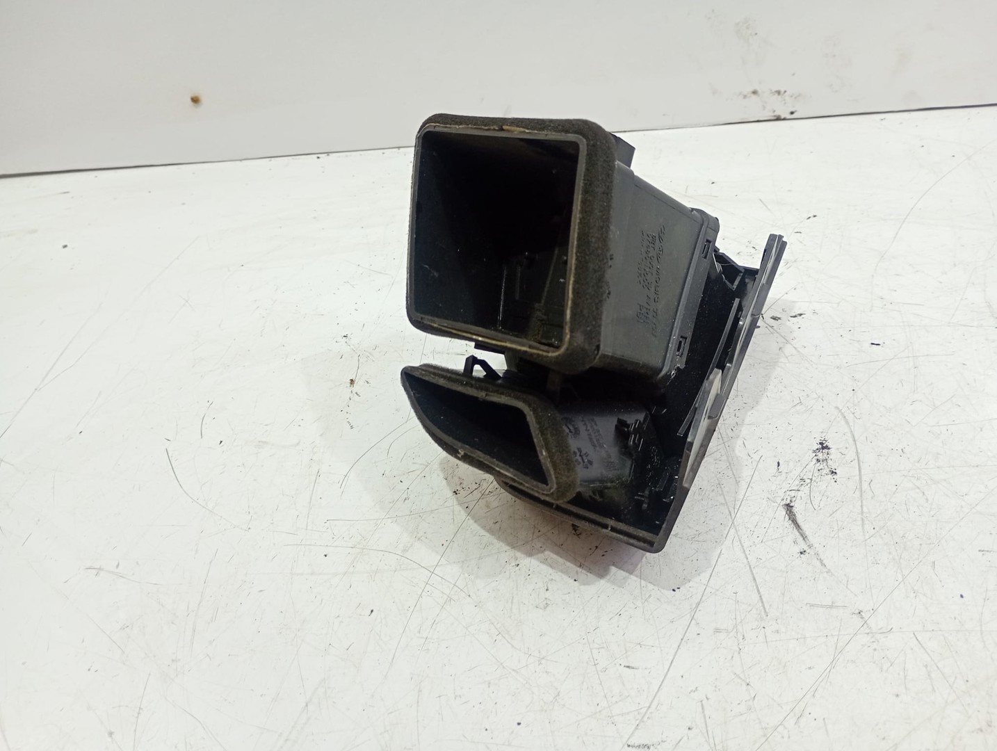 Grila ventilatie bord 974801j000 Hyundai i20 PB (2008 - 2012)