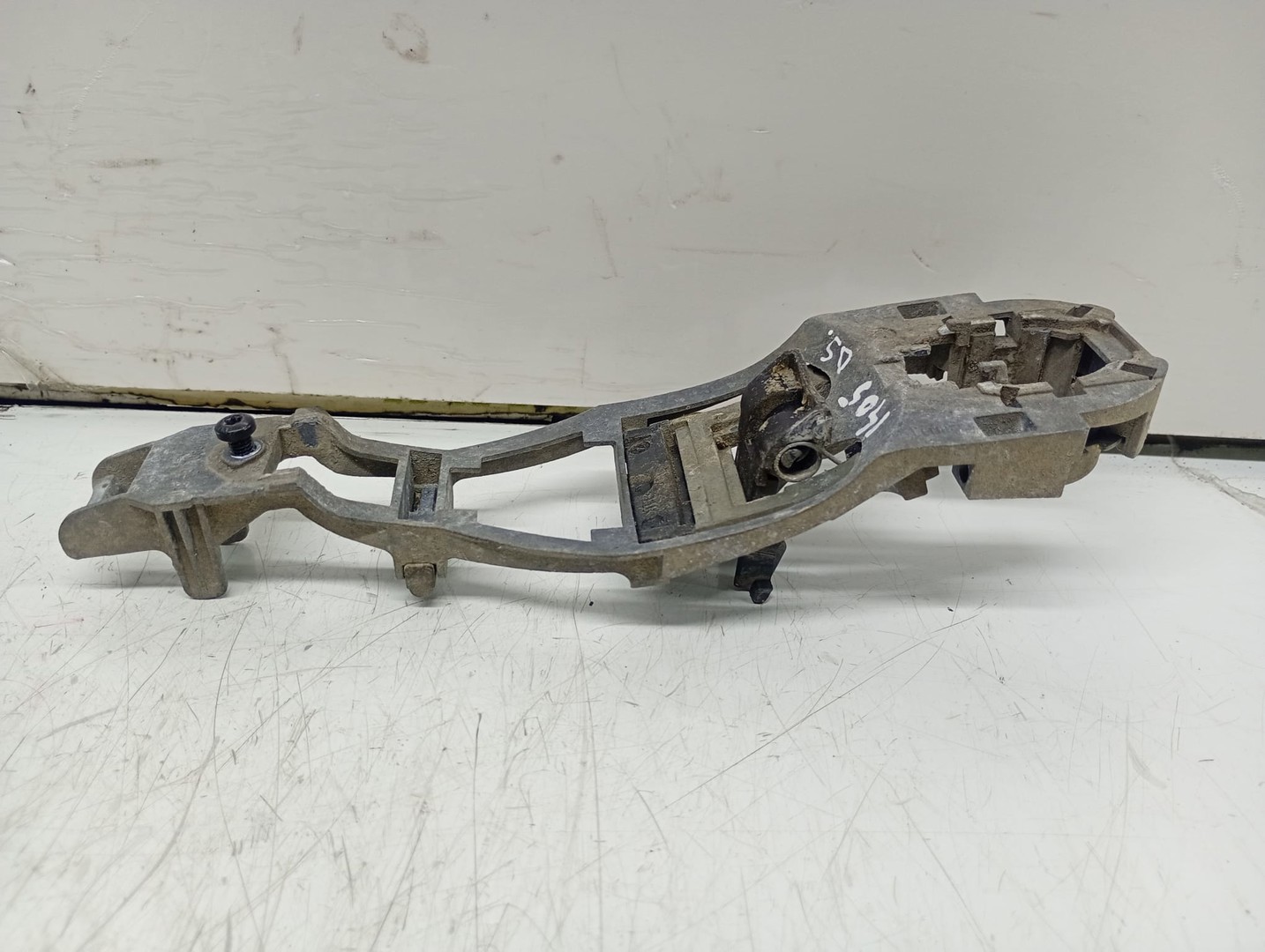 Suport maner exterior Volkswagen Passat B5.5 (facelift) (2000 - 2005)