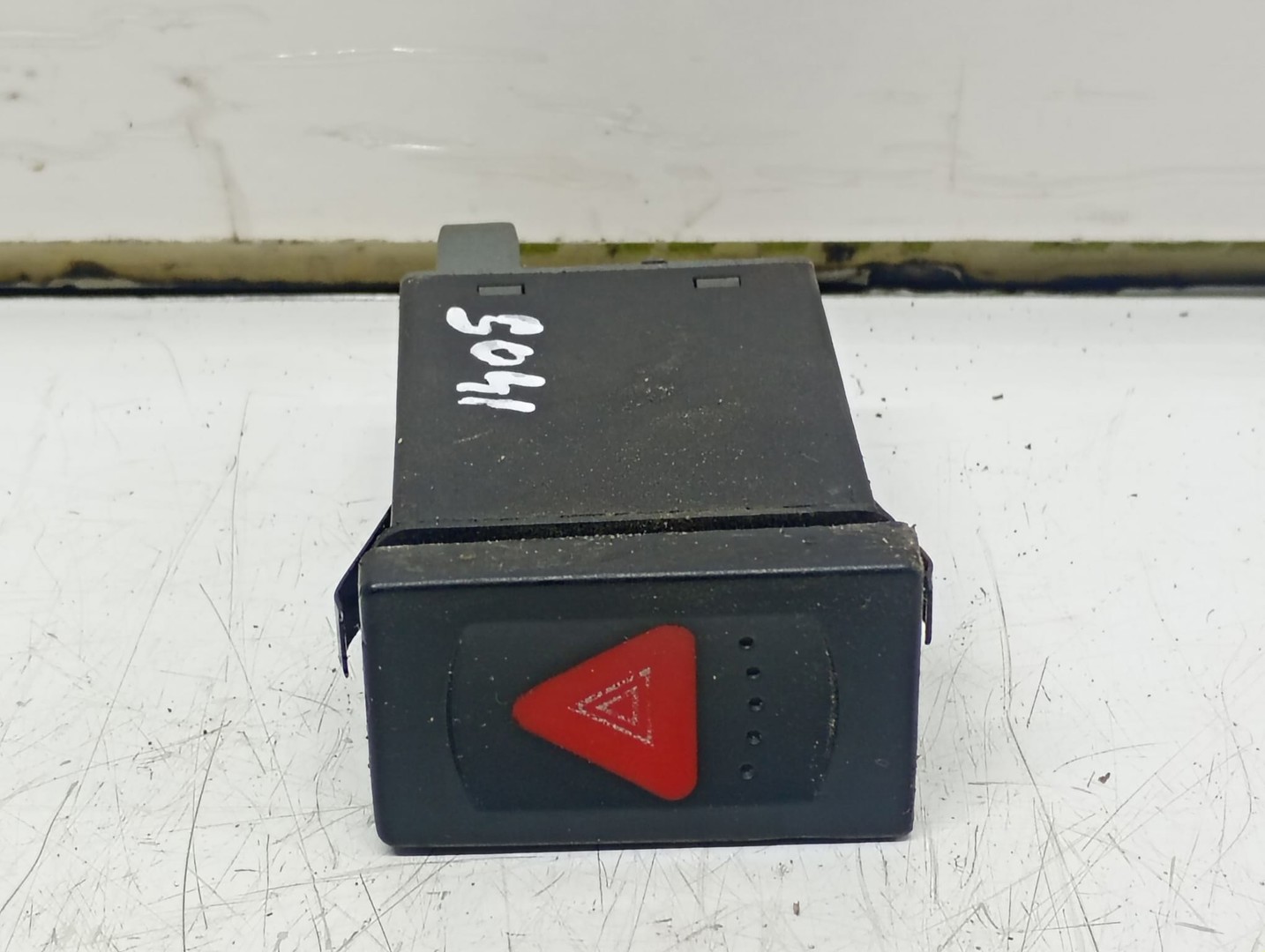 Buton avarii 3B0953235 Volkswagen Passat B5.5 (facelift) (2000 - 2005)