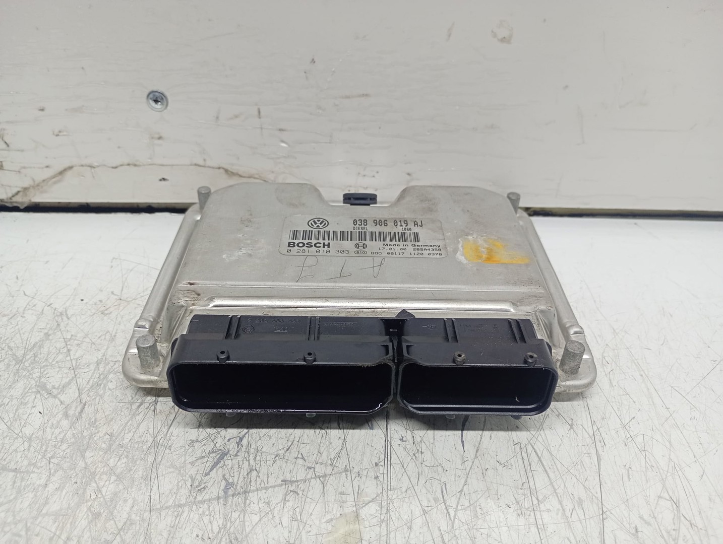 Calculator motor ECU 038906019AJ Volkswagen Passat B5.5 (facelift) (2000 - 2005)
