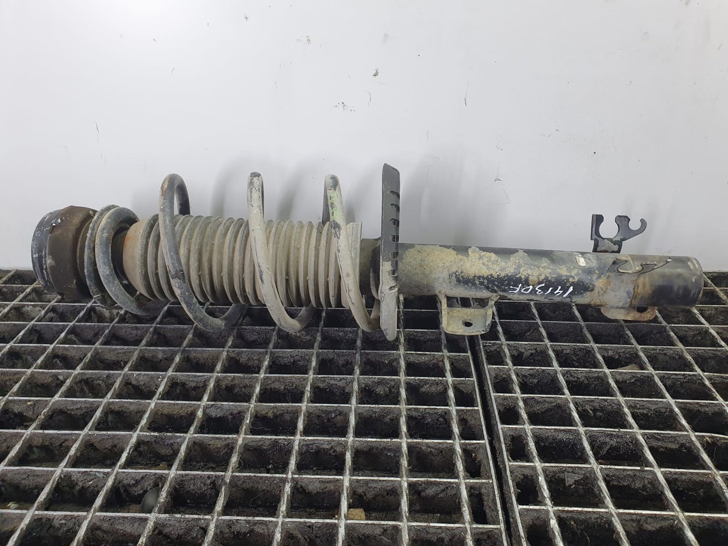 Amortizor cu arc dreapta fata 1s0413031b Skoda Citigo 1 (2011 - 2017)