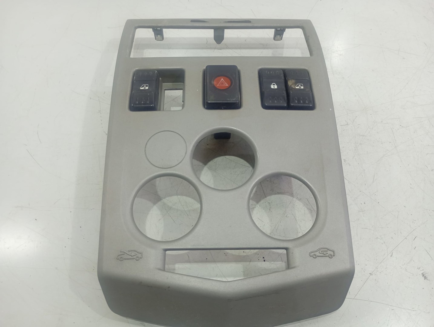 Ornament bord 820075191e2 Dacia Logan 1 (2004 - 2008)