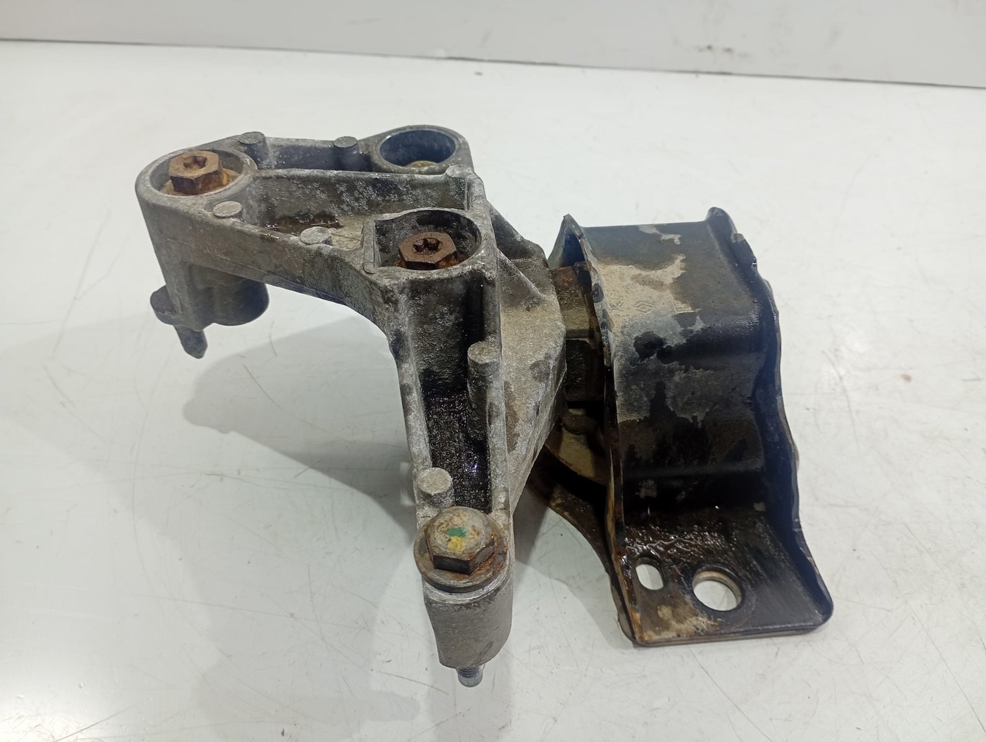 Suport motor 8200728479 Dacia Logan 1 (2004 - 2008)