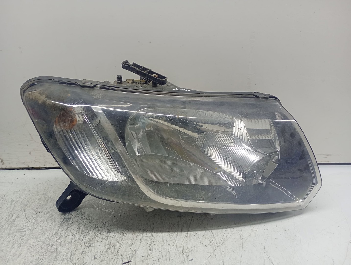 Far dreapta 260105344R Dacia Sandero 2 (2013 - 2016)