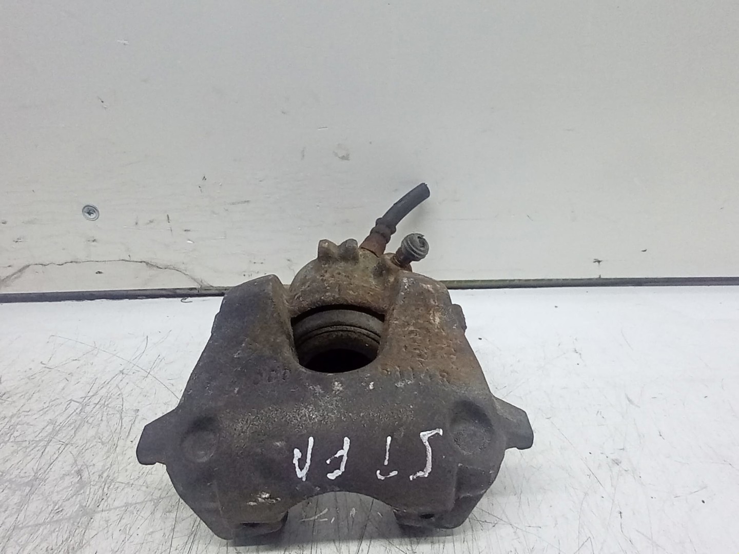 Etrier stanga fata 410005114R Renault Clio 4 (2012 - 2020)