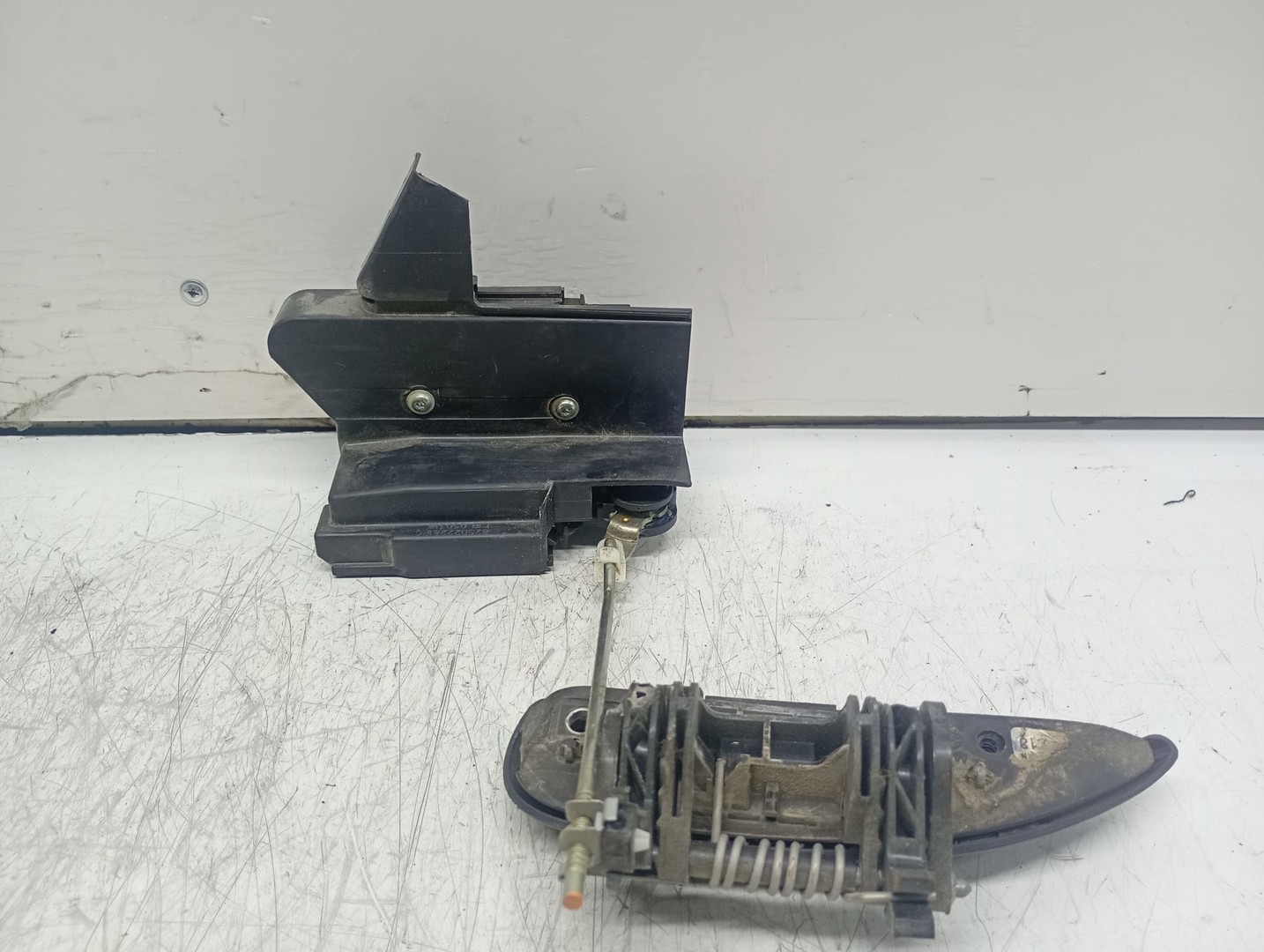 Broasca dreapta fata 825022281RG Dacia Sandero 2 (2013 - 2016)