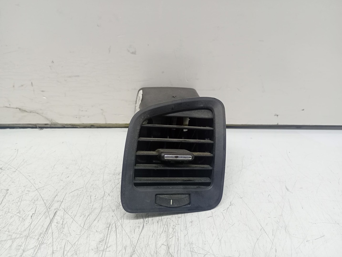 Grila ventilatie 13321919 Opel Insignia A (2008 - 2014)