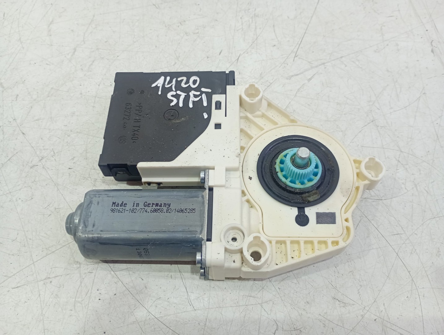 Motoras geam stanga fata 1p0837401a Seat Leon 2 (1P) (2005 - 2009)
