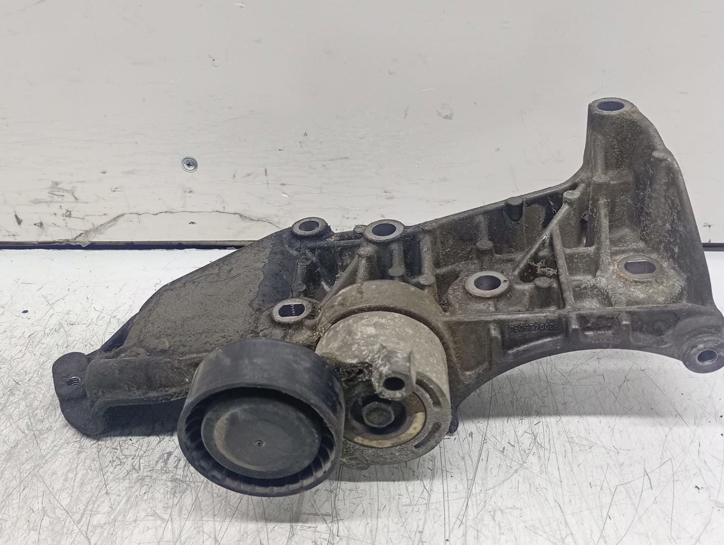 Suport accesorii 8200425034 Renault Clio 3 (2005 - 2009)