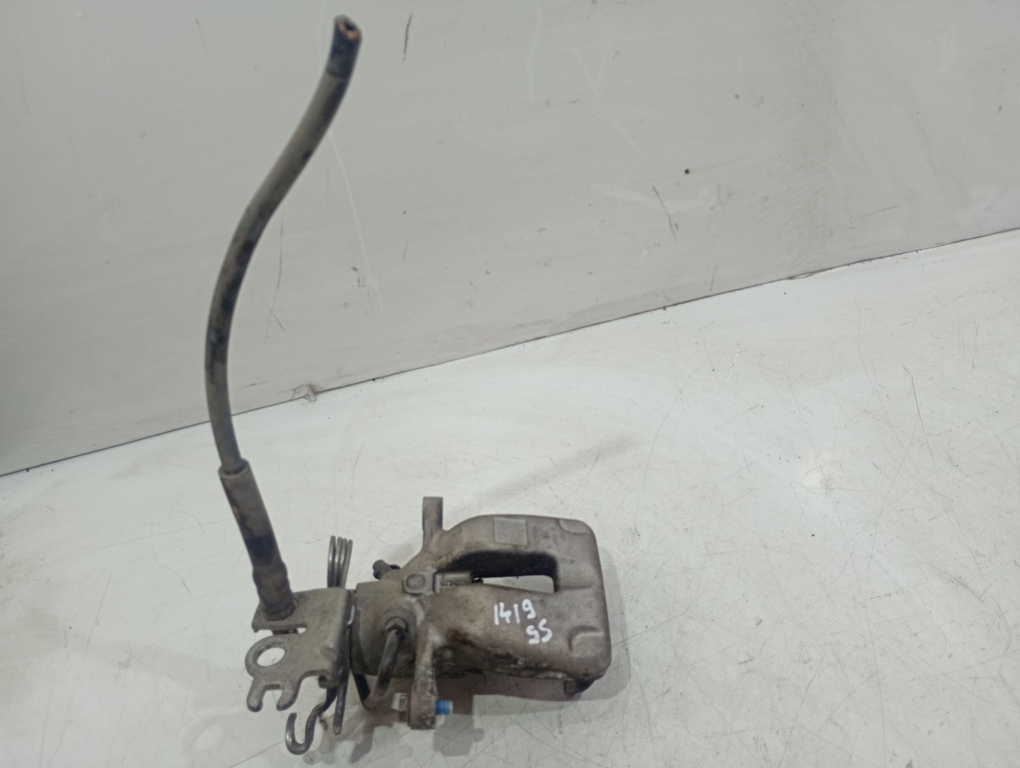 Etrier stanga spate Volkswagen Caddy 3 (2004 - 2010)