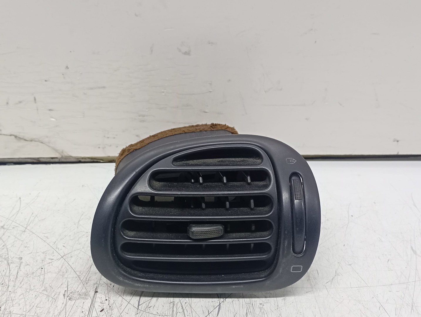 Grila ventilatie 9632184377 Peugeot 206 1 (facelift) (2002 - 2009)