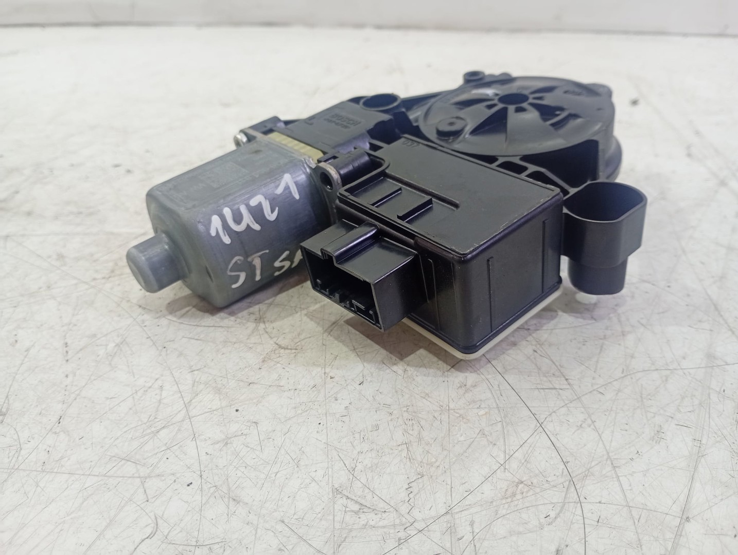 Motoras geam stanga spate Volkswagen Golf 7 (2012 - 2017)