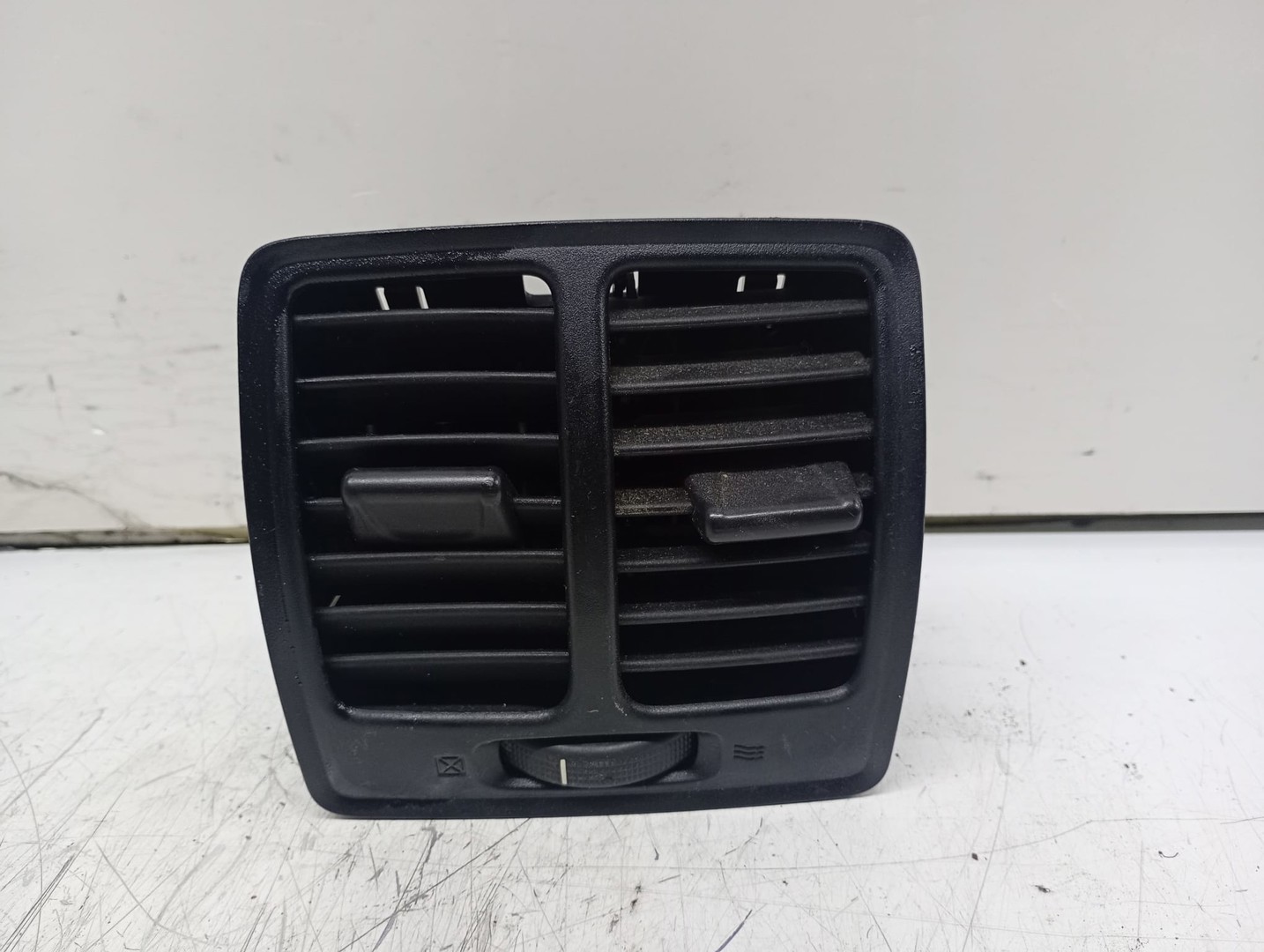 Grila ventilatie 07467-001 Ford Kuga 2 (2013 - 2020)