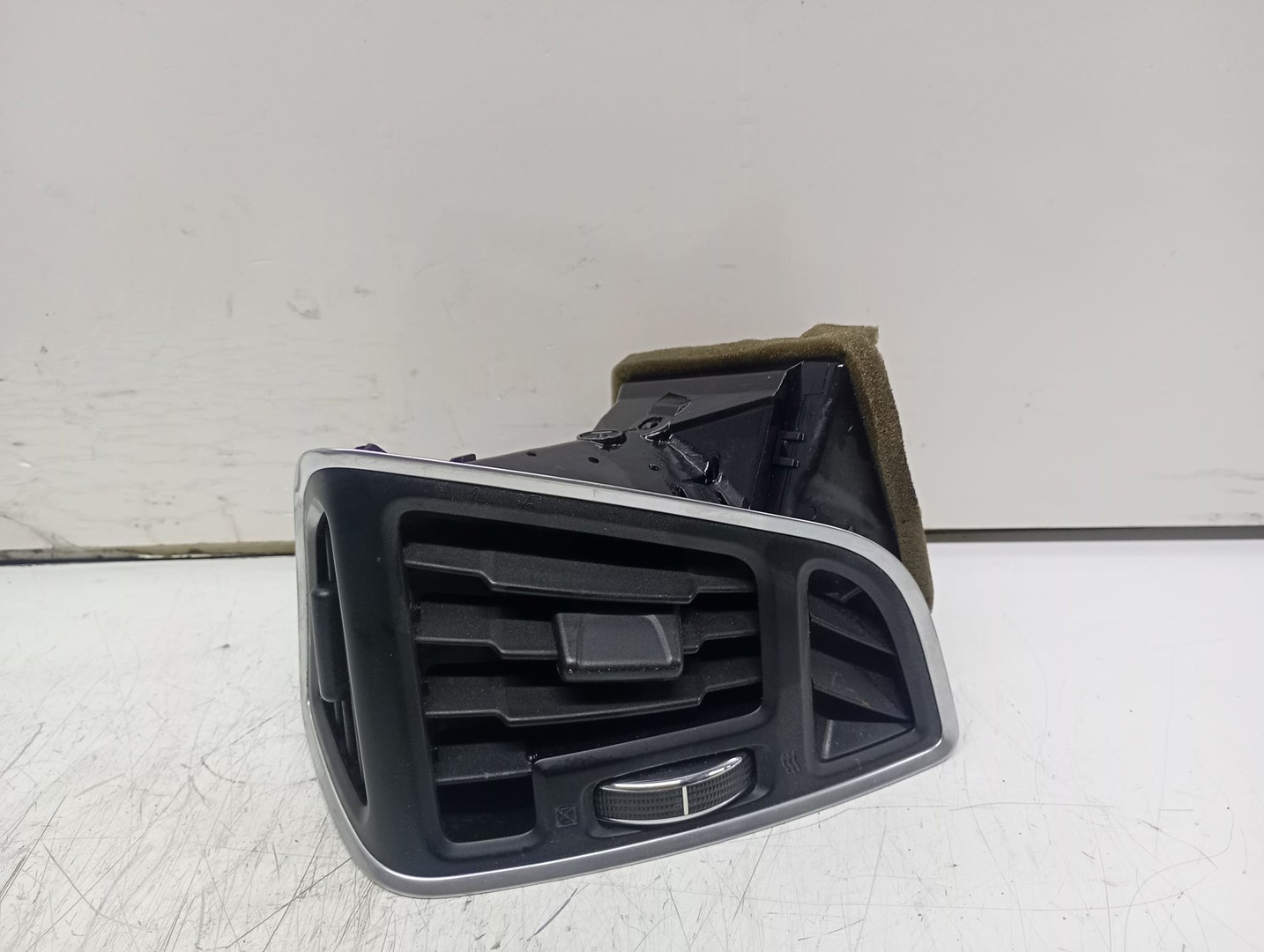 Grila ventilatie 07464-000 Ford Kuga 2 (2013 - 2020)