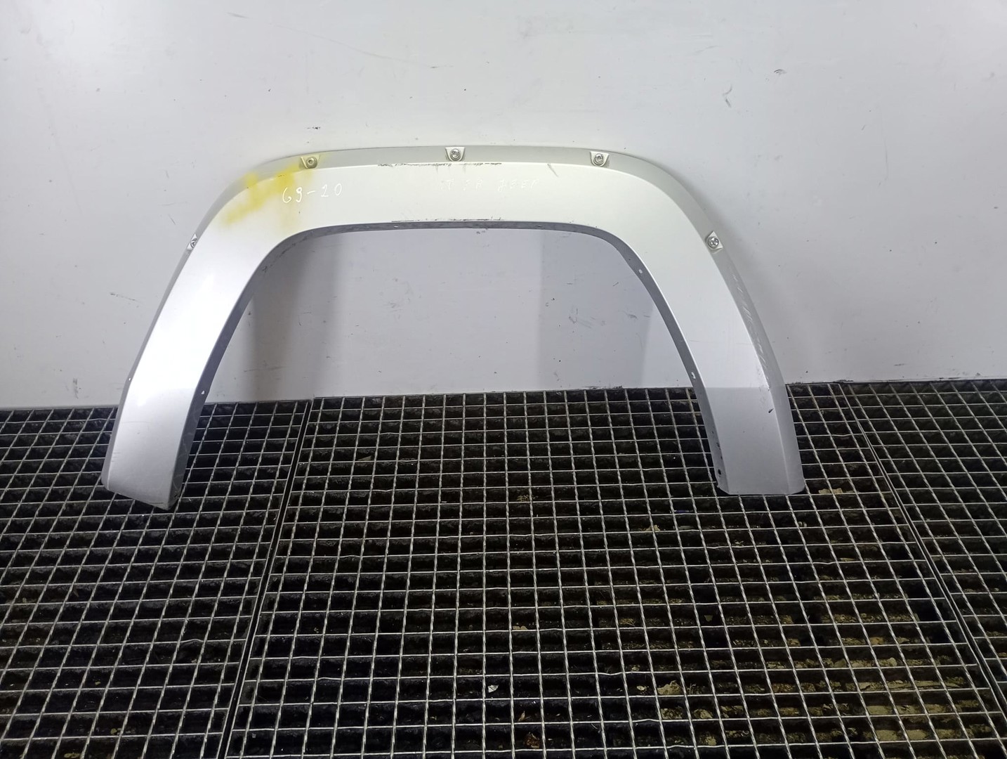 Overfender stanga fata Jeep Commander 1 (2006 - 2010)