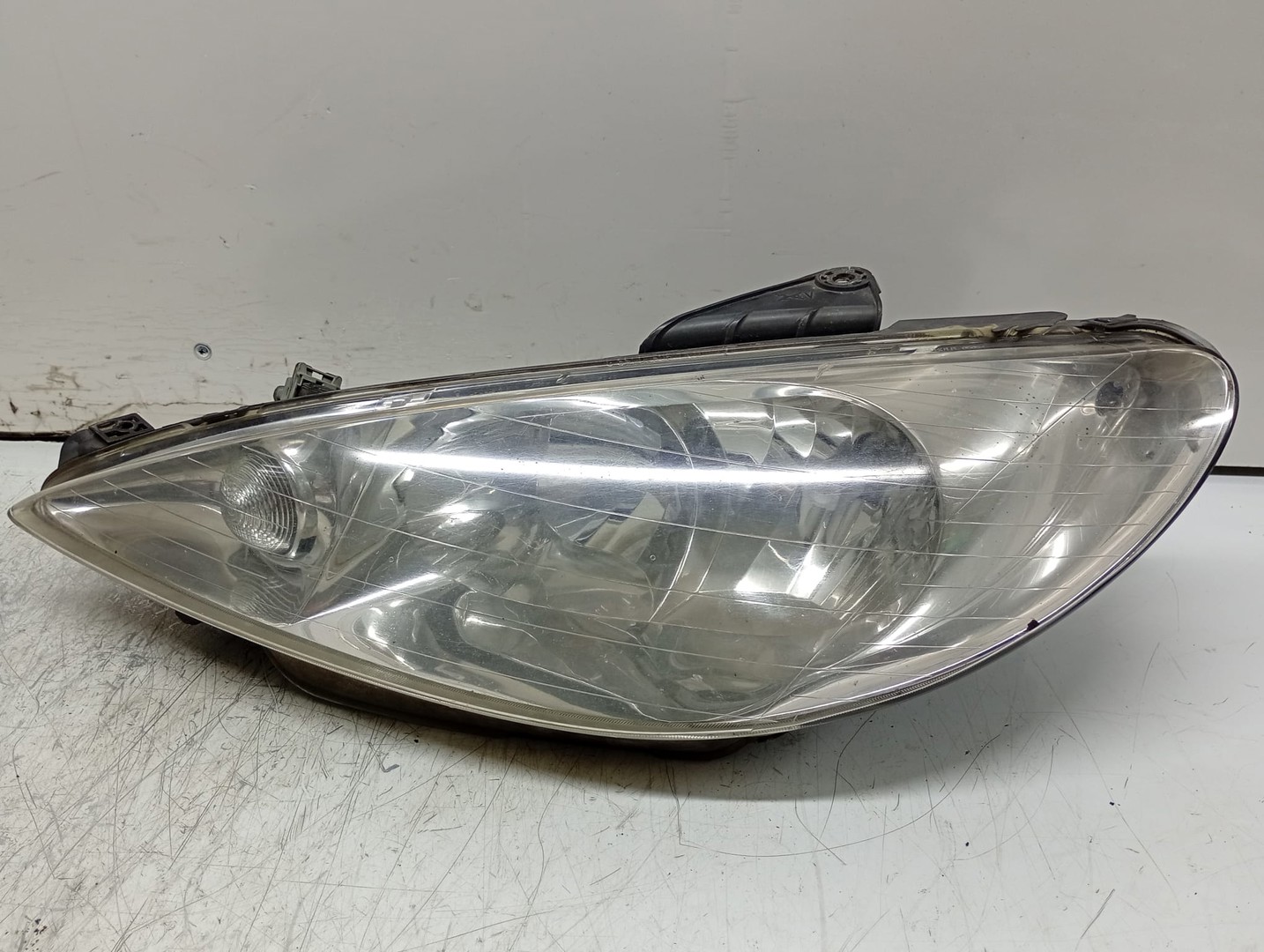Far stanga 9660535680 Peugeot 206 1 (facelift) (2002 - 2009)