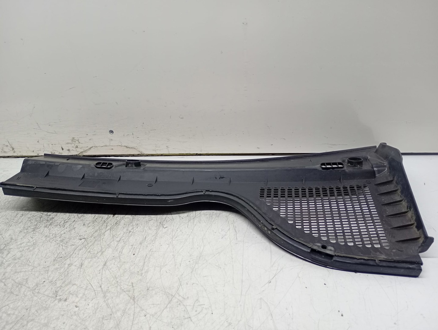 Grila stergatoare parbriz 57A819404 Skoda Karoq 1 (2017 - 2025)