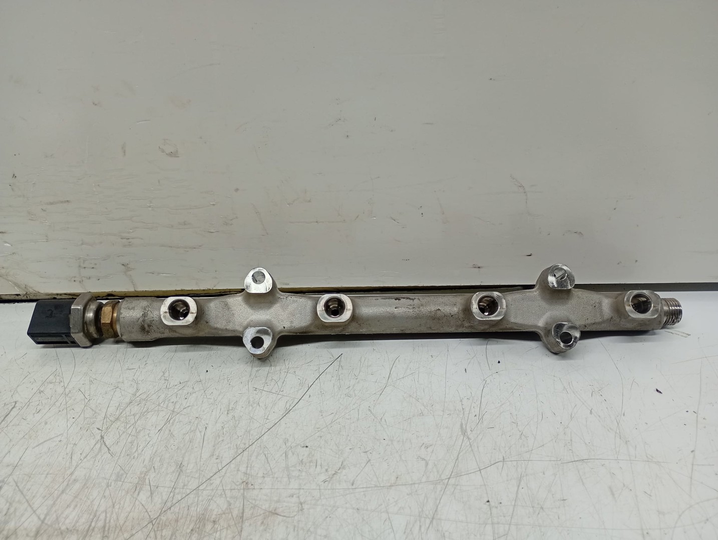 Rampa injectoare 05E133320B Skoda Karoq 1 (2017 - 2025)