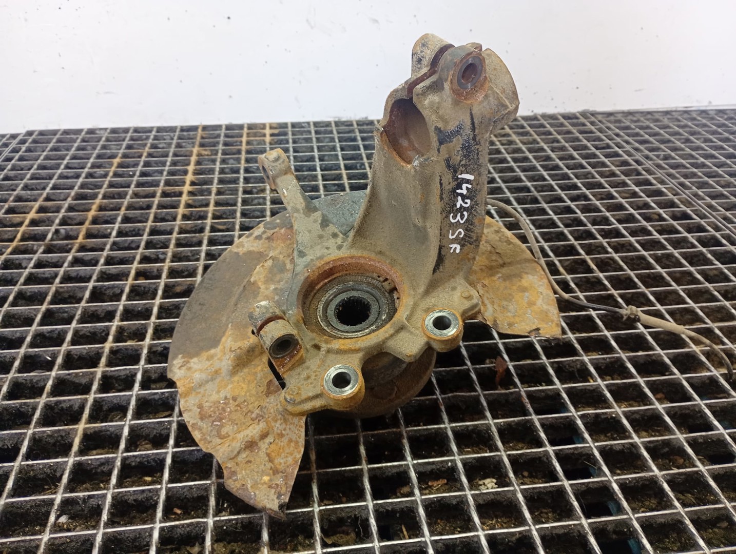Fuzeta stanga fata Ford Kuga 2 (2013 - 2020)